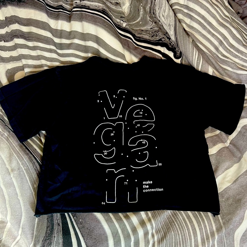 BEETxBEET Vegan Connection Crop Tee